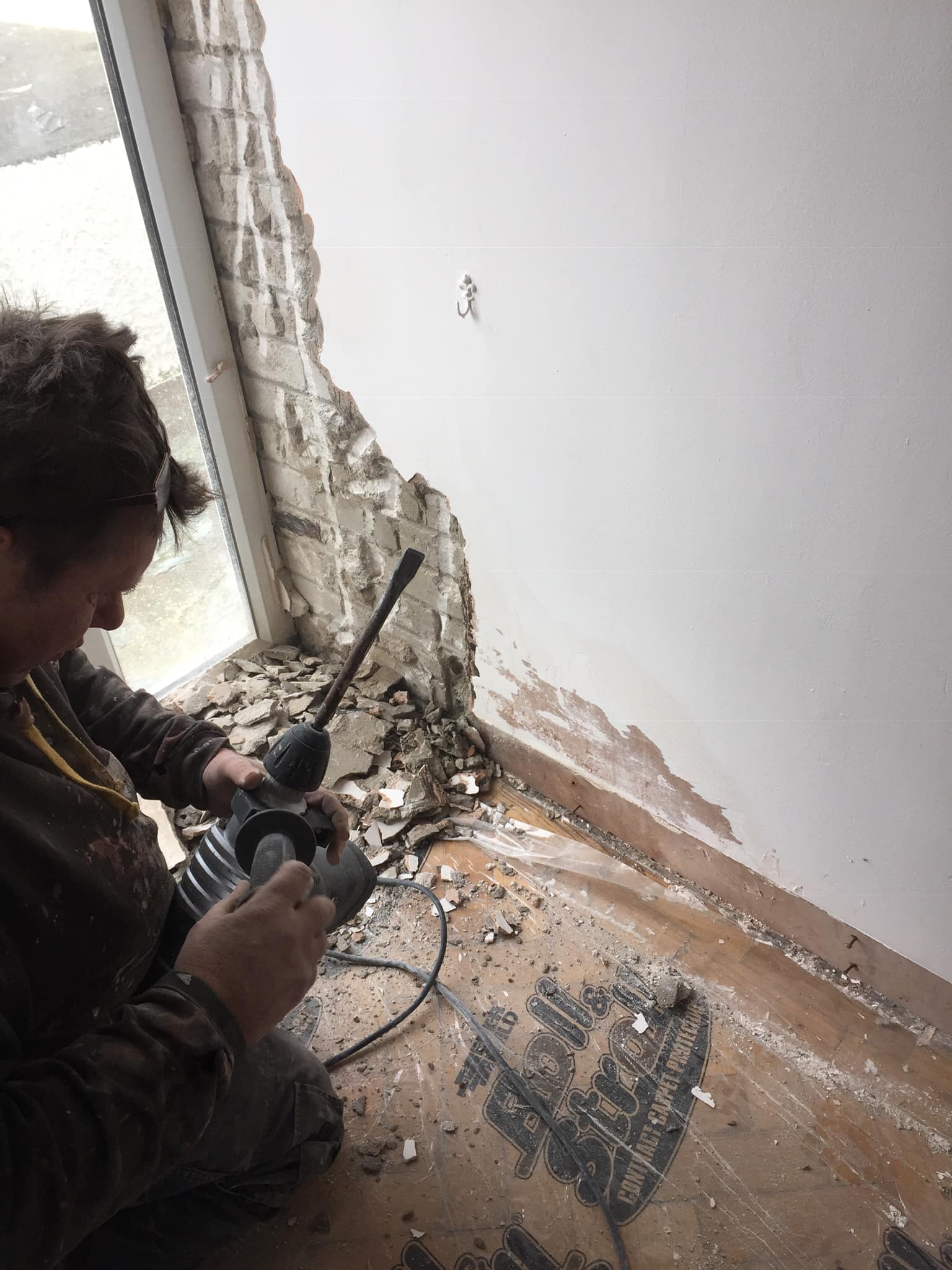 Plasterer In Pentraeth | Plastering Services | External Wall rendering | Decorative Cornice Repairs | Listed Building Renovation | Property Maintenance Services | GW Farrell Plasterers